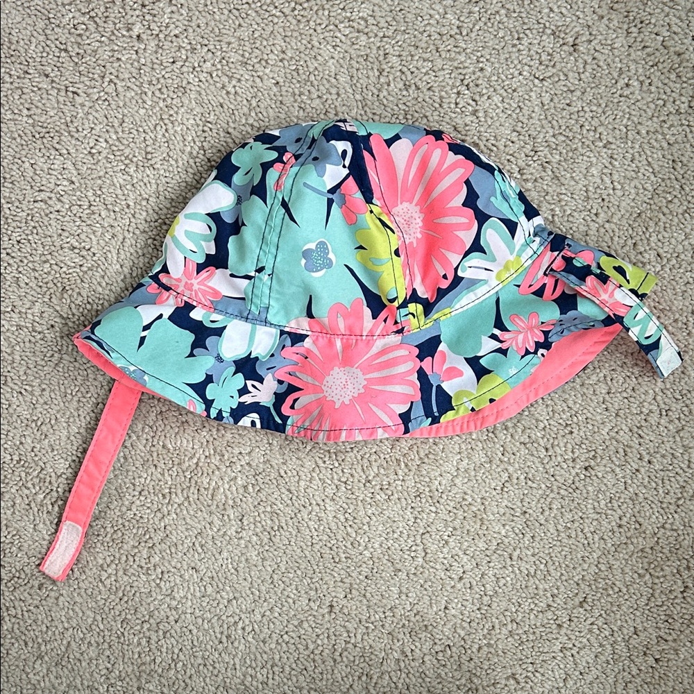 Carter’s reversible sun hat